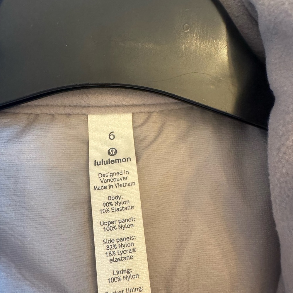 Lulu Lemon Women's Down for
It All Vest .. Light lilac color - Picture 16 of 16